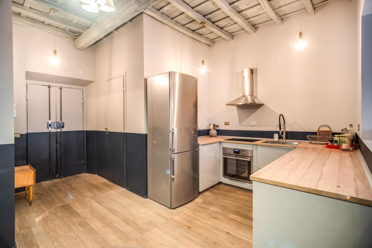Stylish And Spacious Apartment Next To The Colosseum Ρώμη Εξωτερικό φωτογραφία