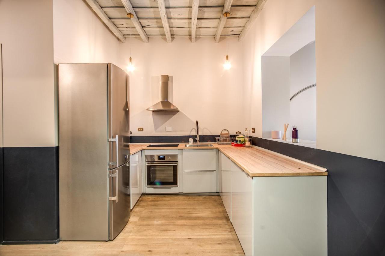 Stylish And Spacious Apartment Next To The Colosseum Ρώμη Εξωτερικό φωτογραφία